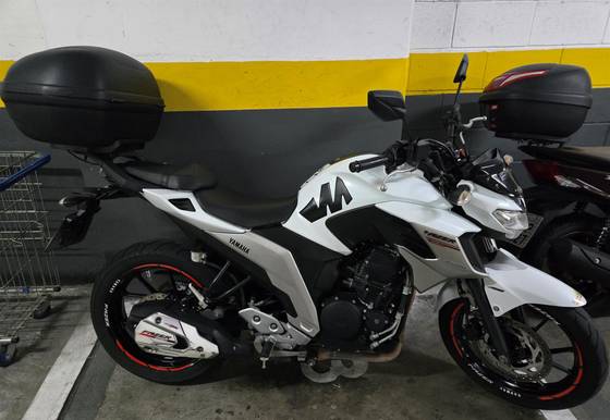 YAMAHA FZ25 FAZER ABS 